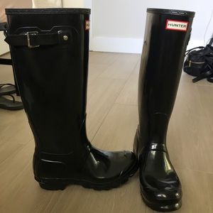 Black hunter rain boots